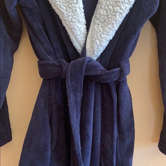Victoria Secret Robe - Picture 4 of 5